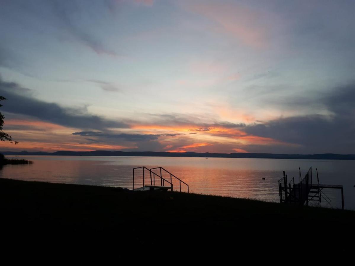 Balatonszárszó Traumlage Direkt Am See מראה חיצוני תמונה