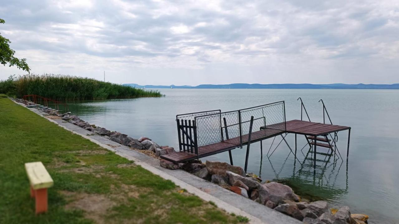 Balatonszárszó Traumlage Direkt Am See מראה חיצוני תמונה